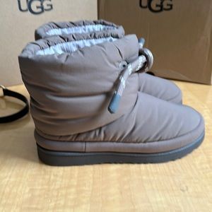 Ugg Big Kid Maxi short Boot